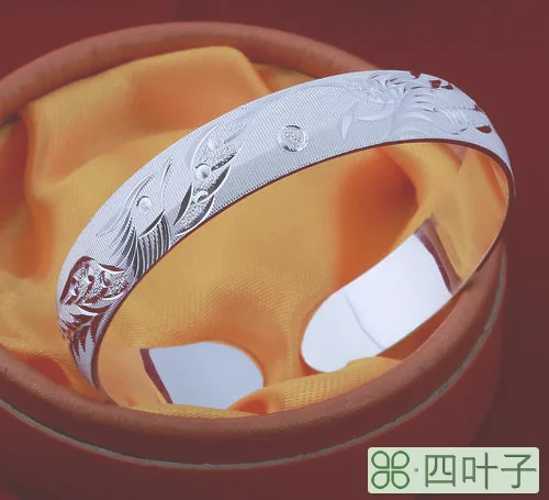 银子带左手还是右手