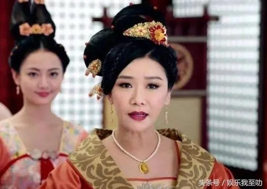一代性感女神放弃爱情，改掉夜蒲坏习惯，一心赚钱救养子