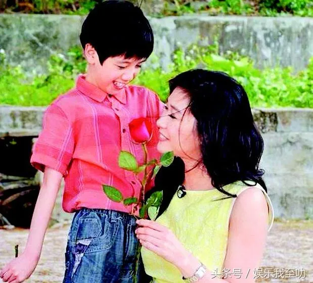 一代性感女神放弃爱情，改掉夜蒲坏习惯，一心赚钱救养子