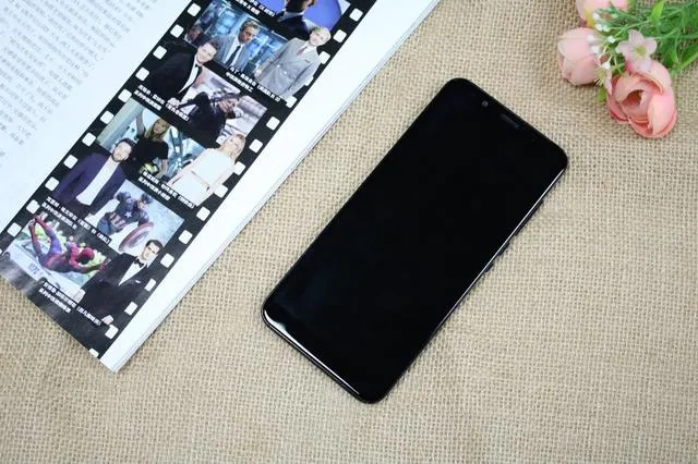 最称职的全面屏手机 长虹S18边界评测