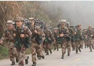 科普：军队中的中校是什么级别？