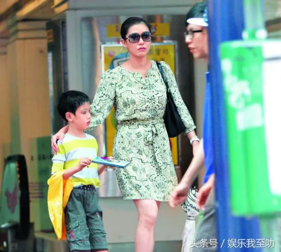 一代性感女神放弃爱情，改掉夜蒲坏习惯，一心赚钱救养子