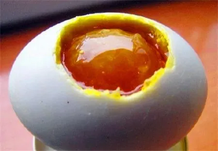 50年咸鸭蛋的腌制方法，只需7天绝对出油，方
