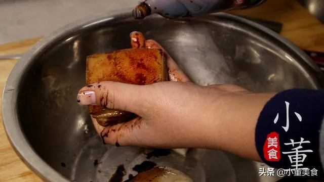 这才是正宗梅菜扣肉的做法，史上最详细教程，比饭店做的好吃十倍