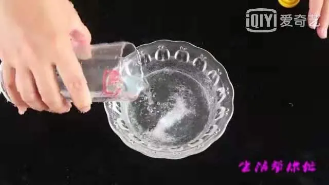 不用花钱去美容院了，在家就可以让你的皮肤变白，方法很简单