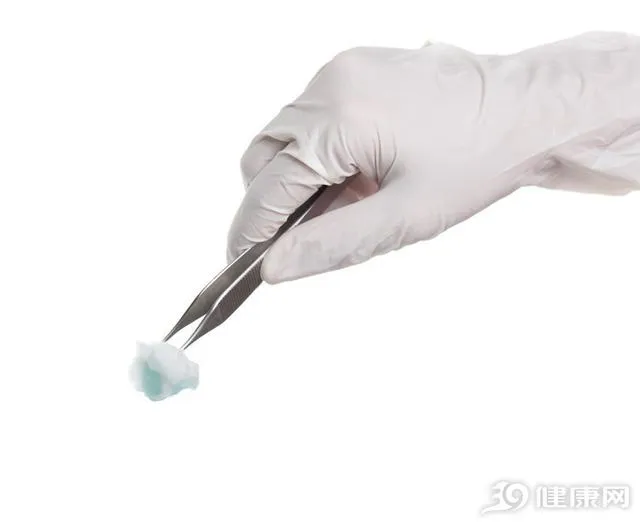 夏天被蜱虫叮咬别大意，五个错误的处理方法，或会拖累身体