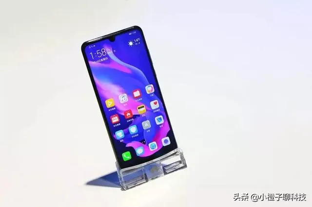 目前2500左右，这4款手机值得你考虑，第一款高性价比小米8