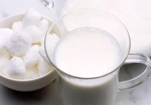 牛奶什么时候喝减肥效果好 | 女人一天哪些时间段适合喝牛奶