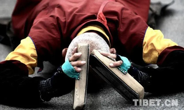 荐读！这组图告诉我们什么是虔诚