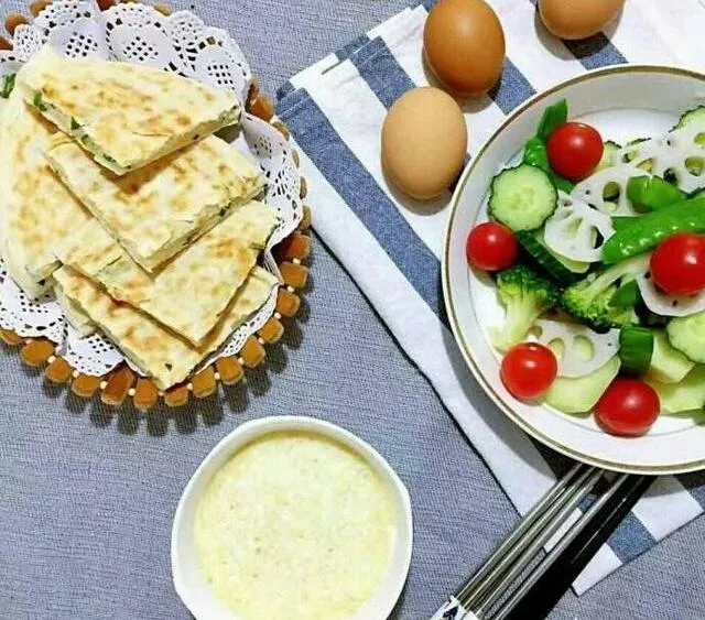 怀孕晚期，准妈妈日常三餐吃什么？饮食这样搭配，促进胎宝宝发育