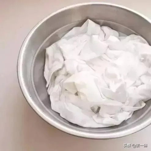 白色T恤衬衫发黄怎么办