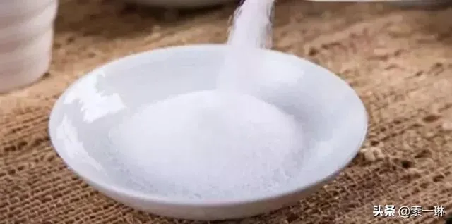 白色T恤衬衫发黄怎么办
