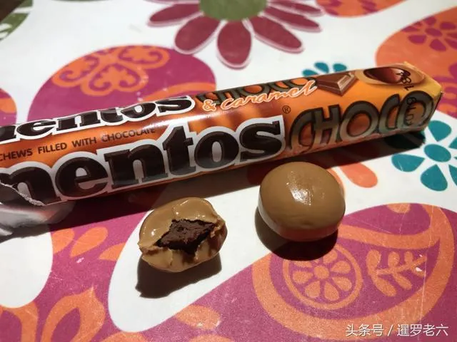 巧克力夹心的曼妥思，您尝过不？约合3元一条，泰国7-11就有卖！