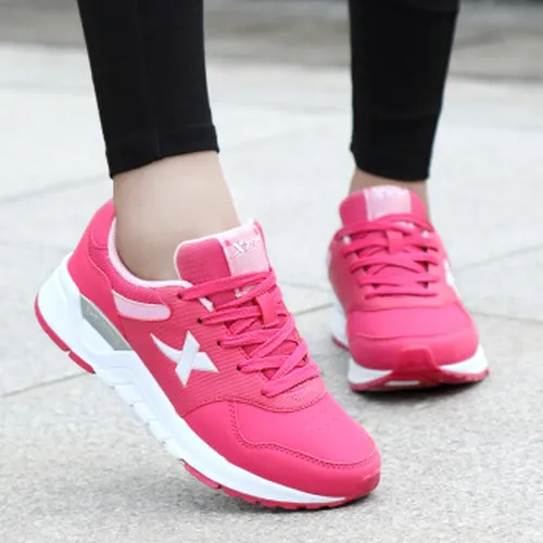 冬季女式旅游鞋