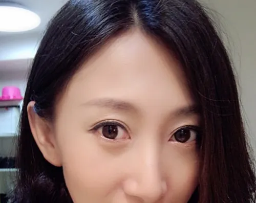 韩式甜美妆容的画法 白色情人节梦幻约会