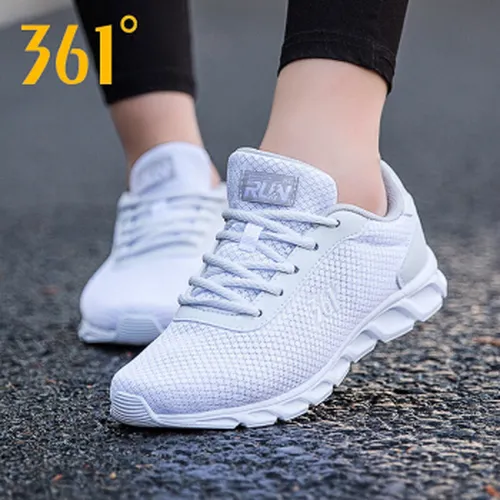 女士运动旅游鞋