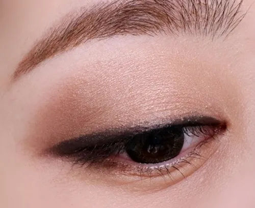 大地眼影