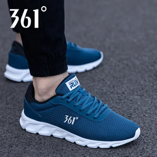 黑色休闲旅游鞋