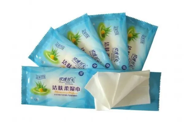 经常用湿巾擦脸好吗 如何辨别湿巾优劣