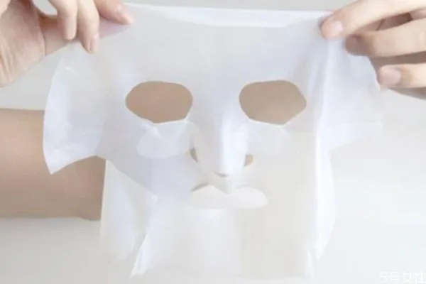 女生睡前如何护肤 女生睡前护肤步骤