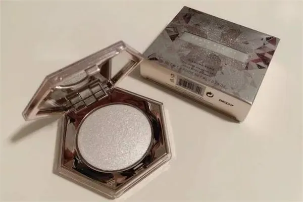 fenty beauty高光怎么样 fentybeauty高光碎了怎么办