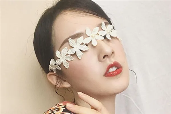 稚优泉水光唇釉哪个色号好看 稚优泉水光唇釉怎么样