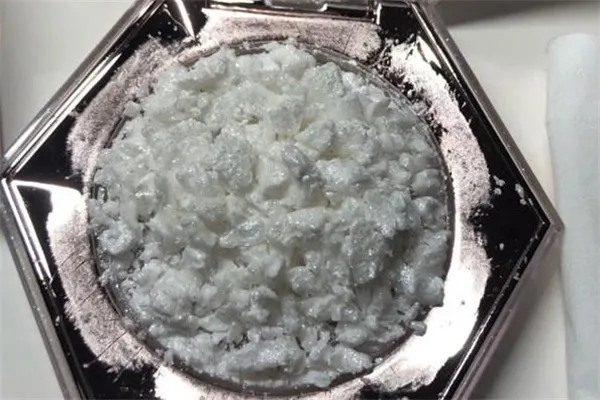 fenty beauty高光怎么样 fentybeauty高光碎了怎么办