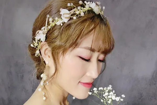 圆脸怎么打腮红瘦脸 圆脸怎样打腮红比较甜美
