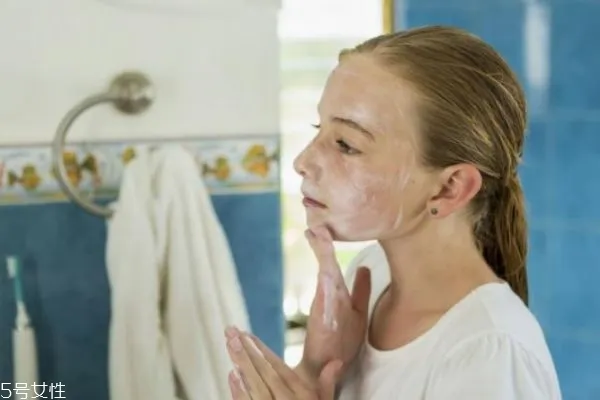 敷了面膜还要擦水乳吗 敷面膜后还要擦东西吗