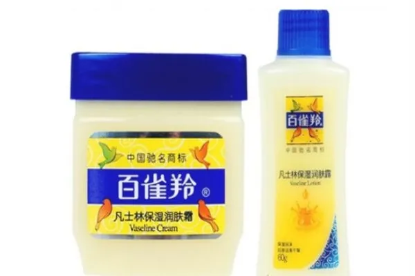 百雀羚凡士林保湿润肤露有什么作用 平价倩碧小黄油