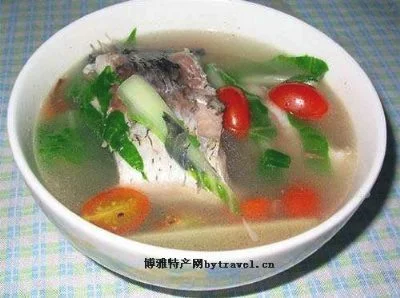 竹笋芋艿鲫鱼汤
