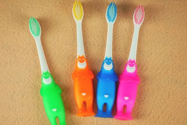 儿童牙刷1.webp
